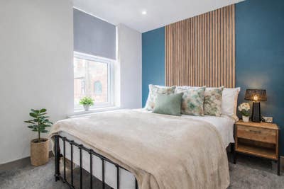 Large double Studio/Ensuite available in NG9! Main Photo