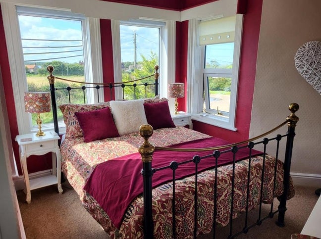 Lovely room with king size bed Main Photo