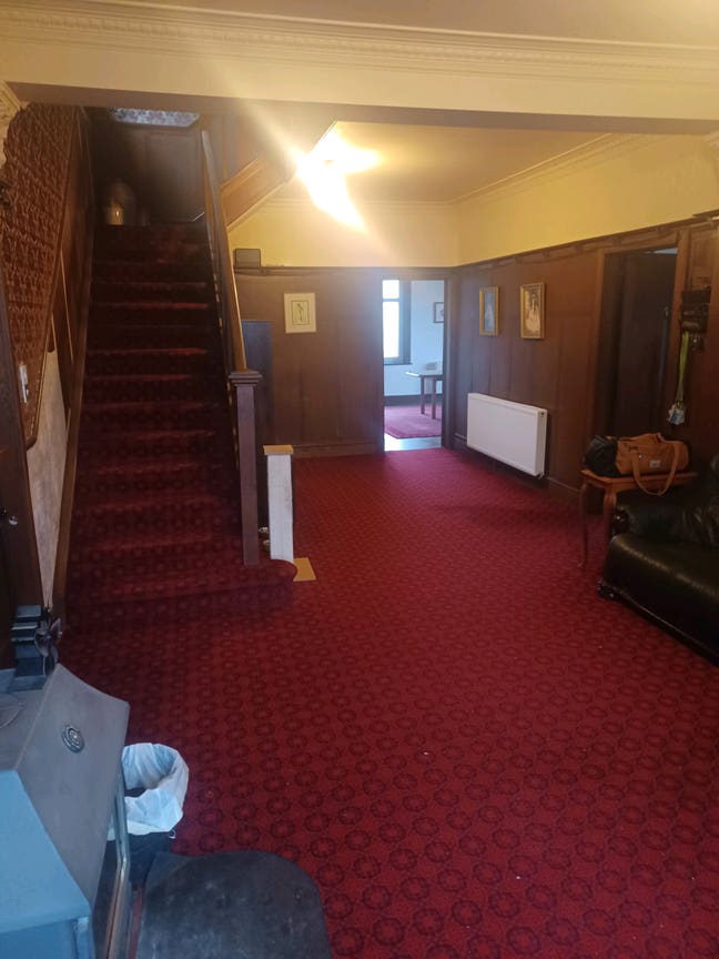 Woodlands house Main Photo