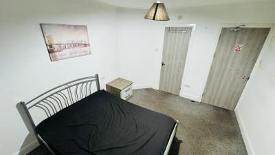 Double Ensuite Room for Rent in Ickenham UB10 Main Photo