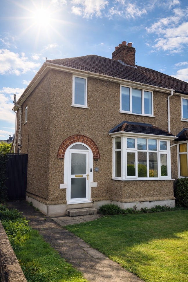 2 Bedroom Semi-Detached House Available Now Main Photo
