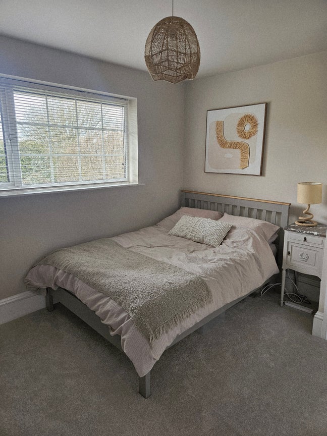 Furnished, double room, in a beautiful house! Main Photo