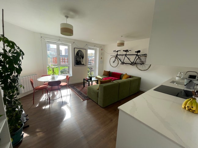 Bright Double Room - 5 minutes from CW station Main Photo