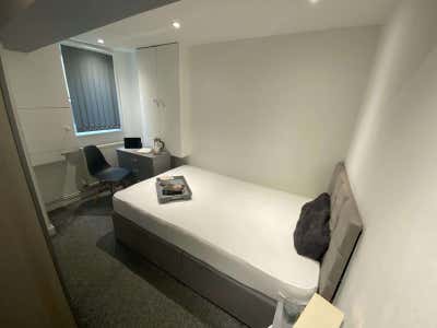 VT 🏡 Double Room Available Main Photo