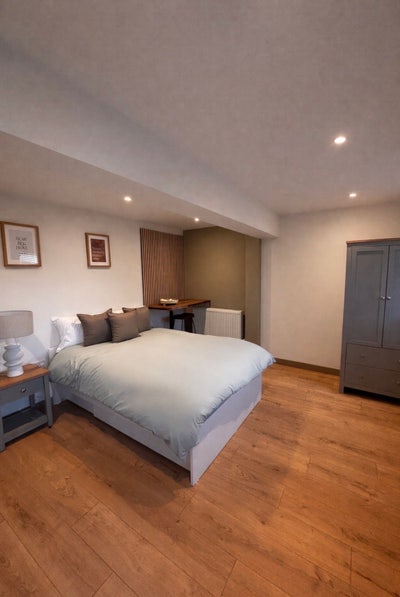 2 Double Rooms - Available now  Main Photo