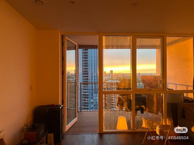 Ensuite Master Room – 2 mins to Jubilee & DLR  Main Photo