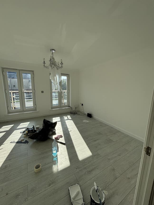 🏡 4-Bedroom Townhouse – Modern Rooms Available in Main Photo