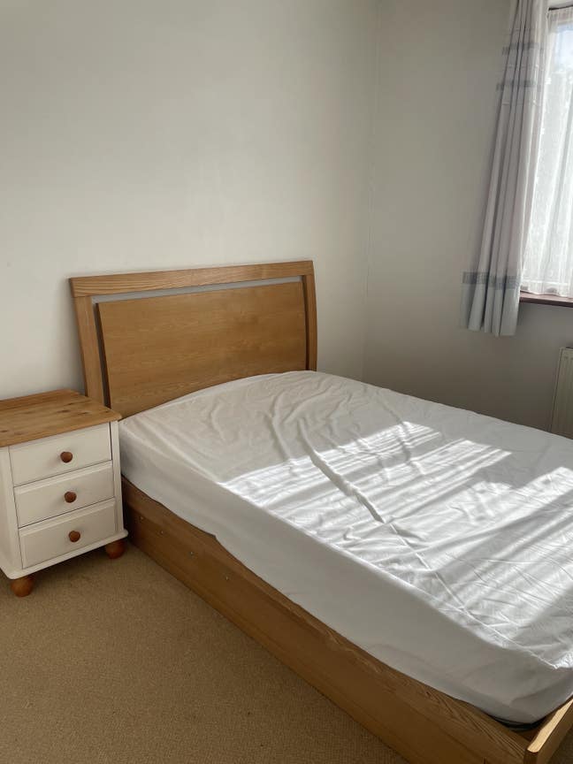 Double or Box room in family home for female Main Photo