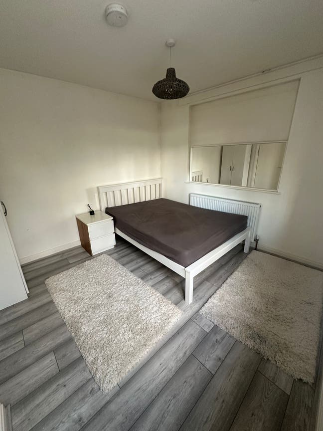 Spacious Double Room N17 Available Now Main Photo
