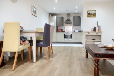 Big room 10 minutes from Canary Wharf Main Photo