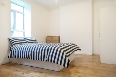 Huge Double Room in West Kensington Main Photo