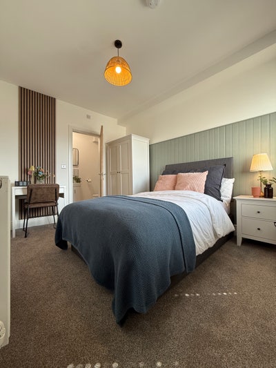 3 x Brand New Studio Rooms left - York Street Main Photo