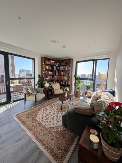 Sunny Double Room in Elephant and Castle Main Photo