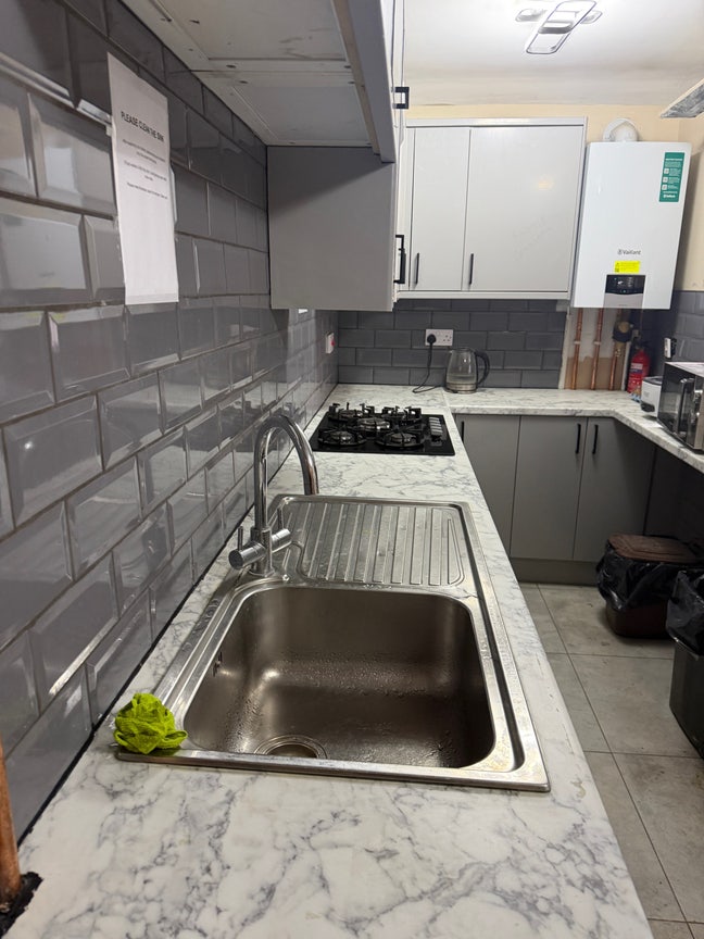 Double room available for rent Main Photo