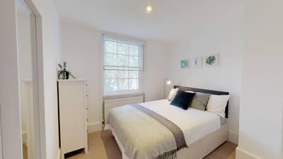 Bright double room in vibrant Clerkenwell Main Photo