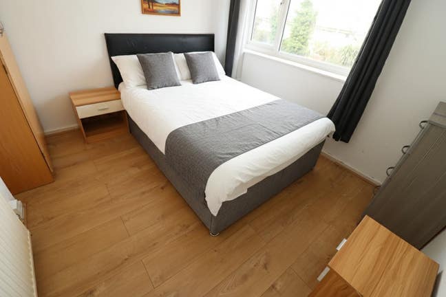 2 Rooms - Canning Town - Jubilee Line - Best Deal Main Photo