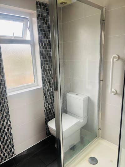 Specials loft room with ownbathroom all bills incl Main Photo