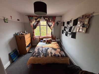 Seeking Friendly Flatmate: Large Double room  Main Photo