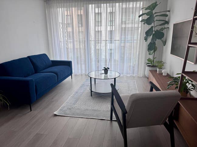 Lakeside Living: Modern 2B/2B Flat in N4 Main Photo