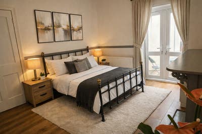 *NO BILLS* Large Double Room-1 min walk station Main Photo