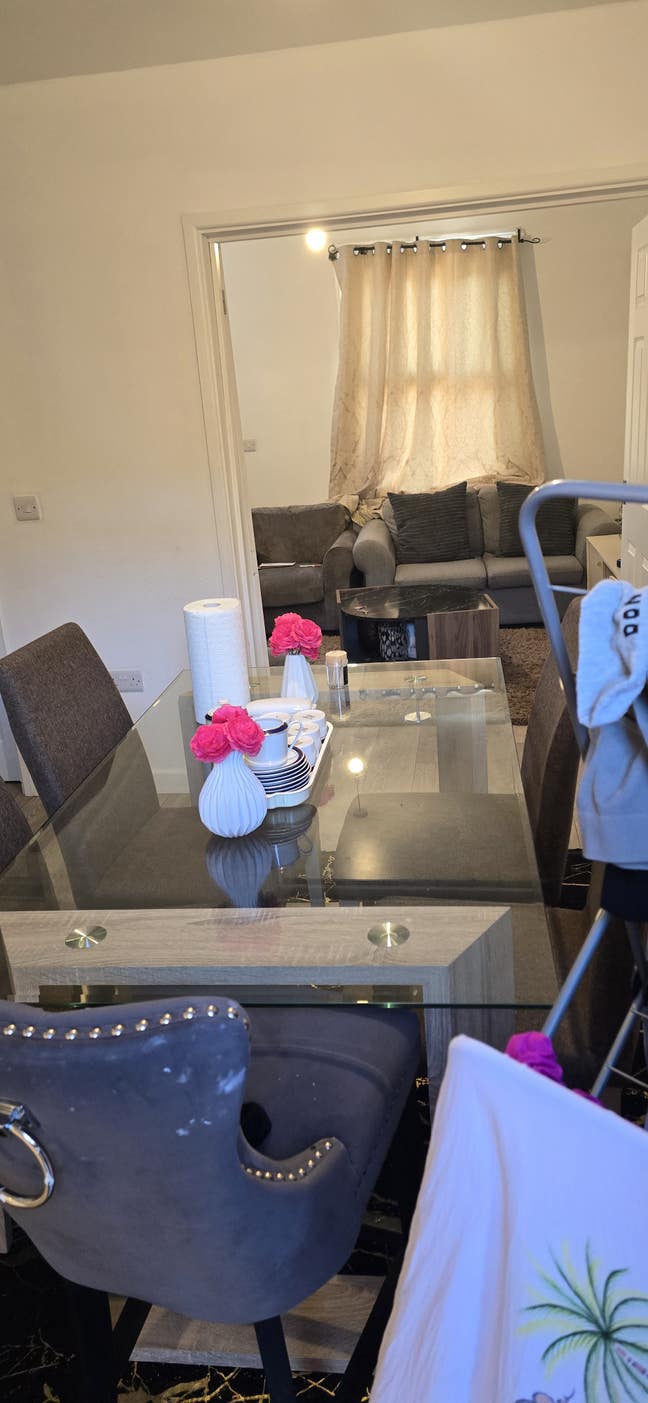 Double bedroom for rent in nn2 Main Photo