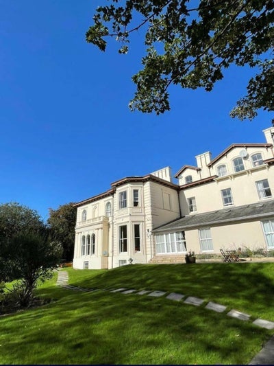 Flat with huge livingroom+access to beautiful gard Main Photo