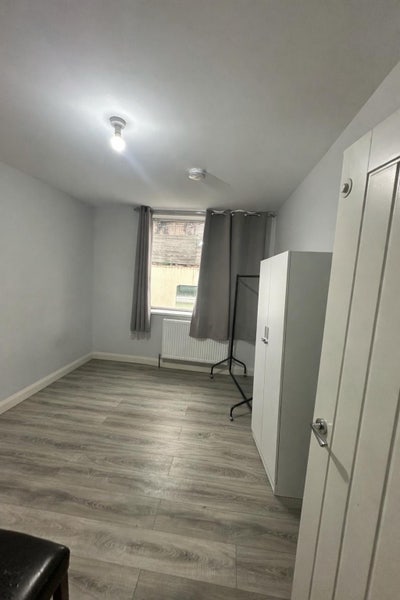 Shared Room for Rent  Main Photo