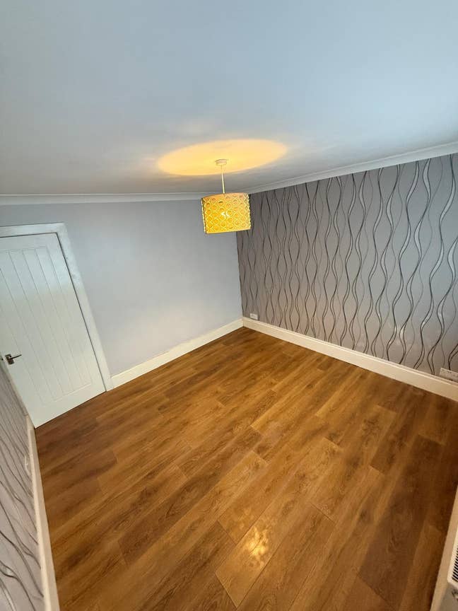 2 Bedroom flat near Wickford town/ station Main Photo