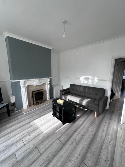 Spacious 3-Bed Home at the heart of Sheffield S2 Main Photo