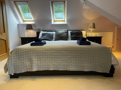 Large en-suite room to rent near Ironbridge Main Photo