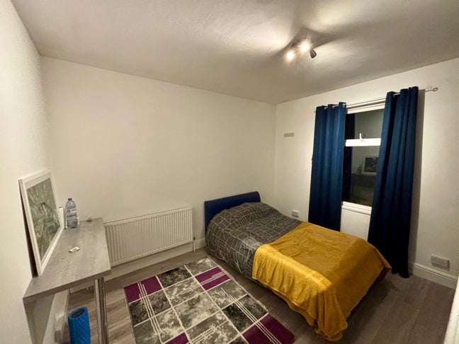 Double bedroom newly refurbished  Main Photo