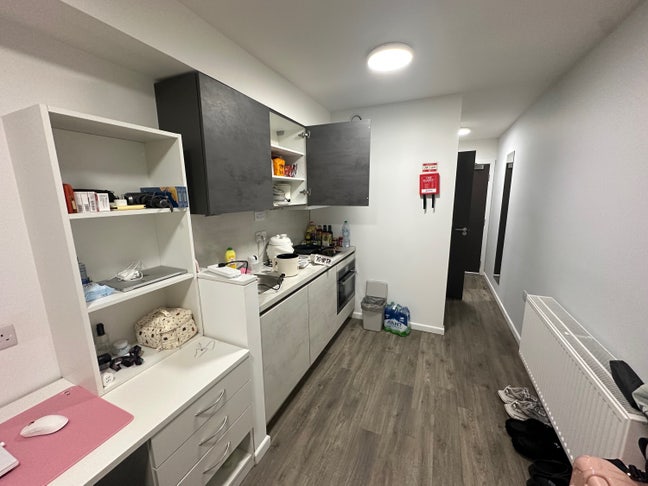 Subletting a studio in Greenwich Main Photo