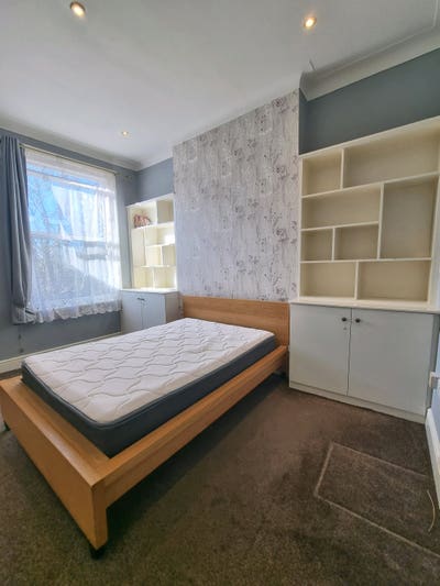 Specious double Room wood green Alexander Palace  Main Photo