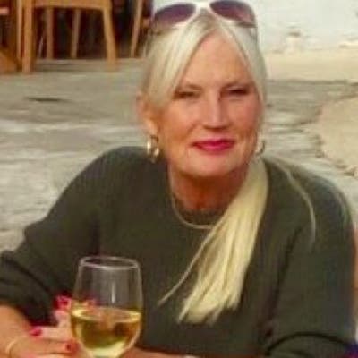 Hi there! I'm a 69 -year-old woman who loves ... Main Photo