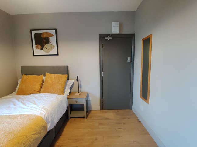 🔥 Prime location 🔥Two rooms: Bedroom & Study 🔥 Main Photo