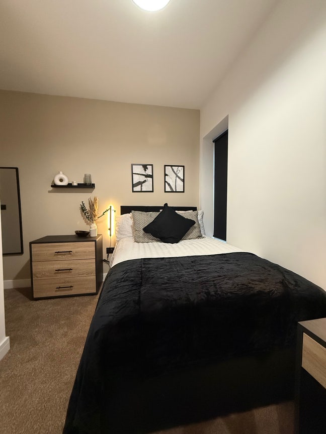 Designer Living In Manchester! ✨ Main Photo