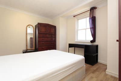 Spacious rooms with living room - Canary Wharf E14 Main Photo