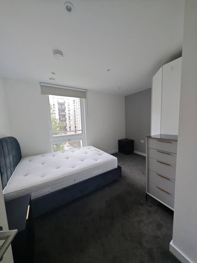 Two Spacious Rooms (3b2b) in Stratford E20 Main Photo