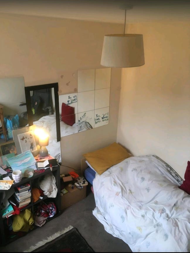 Single bedroom in a friendly shared house Main Photo