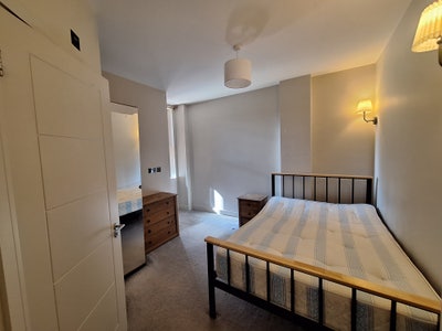 Two rooms available in lovely Streatham Hill Flat! Main Photo