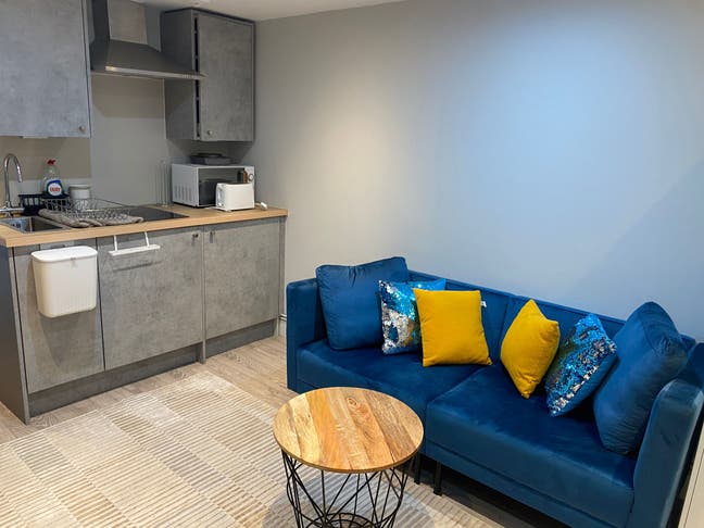 Private Studio Flat, Bills Included,WiFi & Kitchen Main Photo