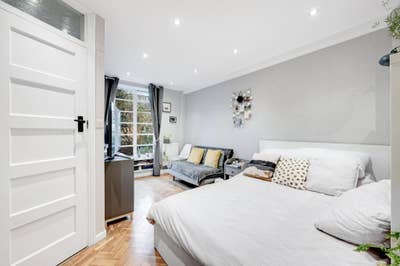 Beautiful Studio flat on Shepherds Bush Road Main Photo
