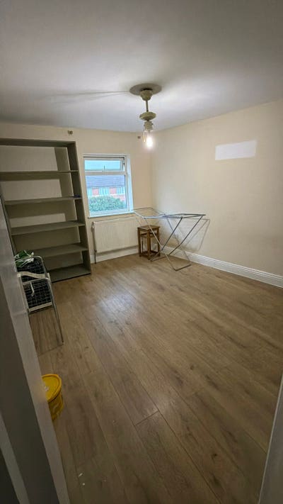 Double bedroom - 1 bed space available Main Photo