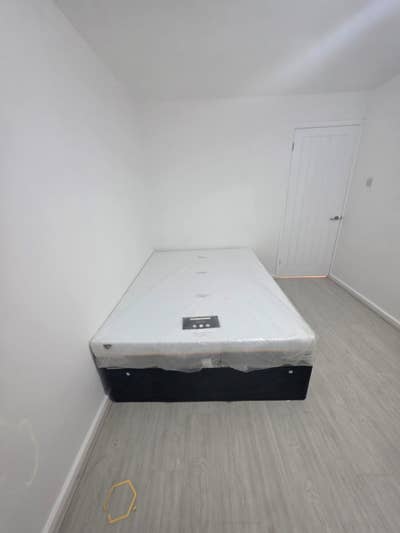 Double room to rent in a two bed flat Main Photo