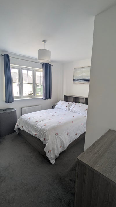 En suite double bedroom Main Photo