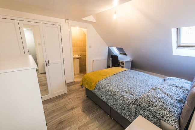 En suite in homely share house near Tower Bridge Main Photo