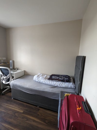 One incredible en-suite near Wembley Park! Main Photo