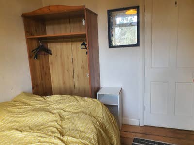 Cozy room in shared house Main Photo