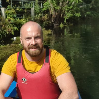 Professional male seeks double room or annex Main Photo