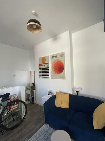 Bedroom available in a 2-bedroom flat  Main Photo